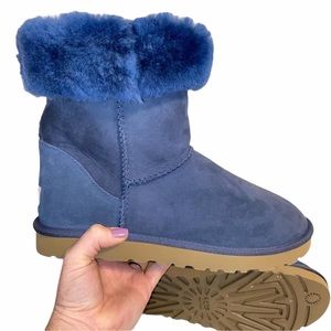 UGG Blue Classic Short Snow Boots Never Worn